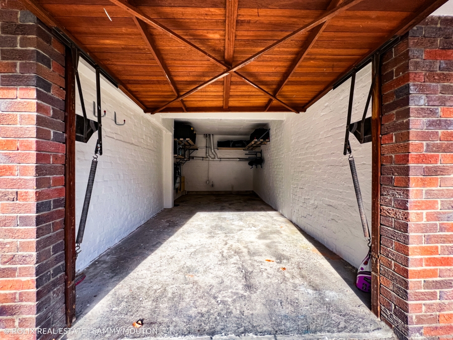 To Let 1 Bedroom Property for Rent in Sea Point Western Cape